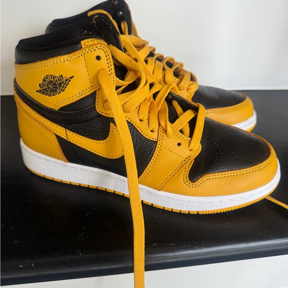 Nike Kids Air Jordan 1 - Black and Gold